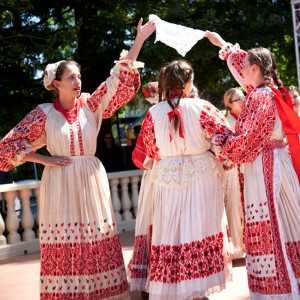 Extravaganza Kolo Dancers